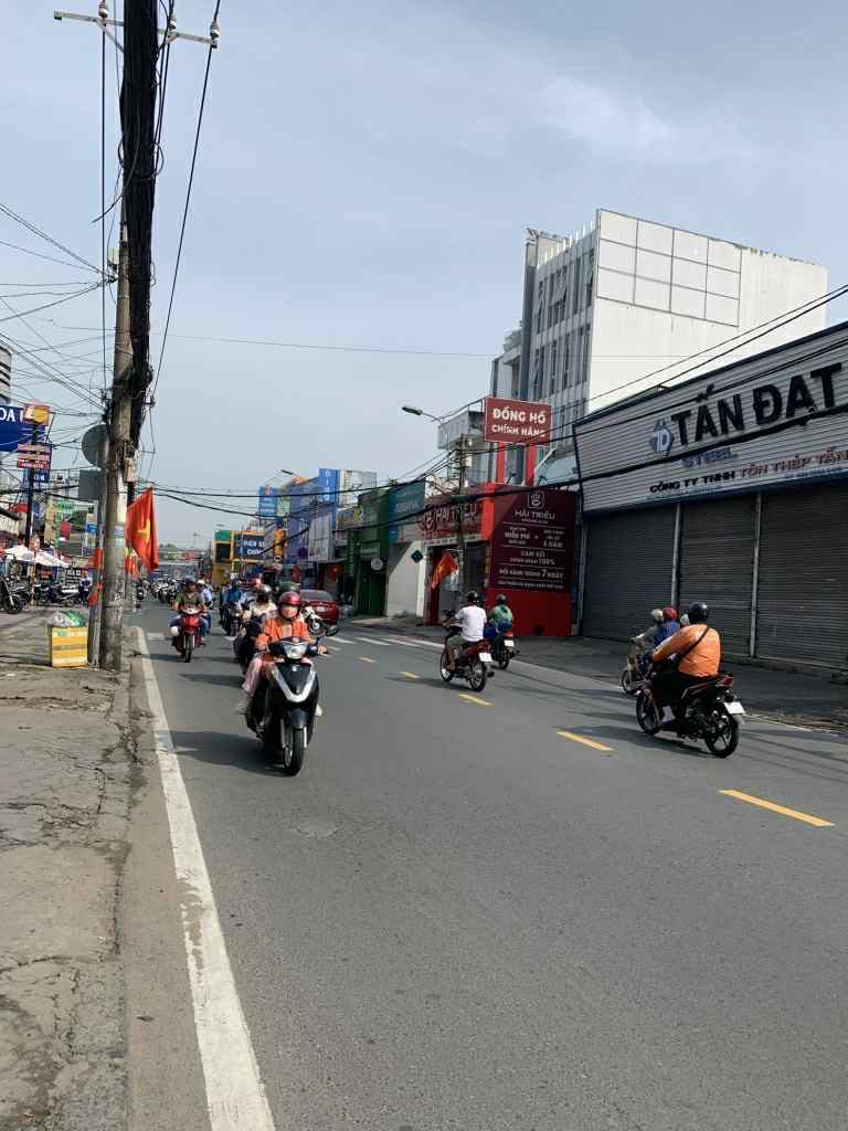 Cơ Hội Sở Hữu Tòa Nhà Văn Phòng 870m2,  Mặt Tiền Lê Văn Việt, Hiệp Phú, Thủ Đức Chỉ 200 Tỷ - Ảnh 1